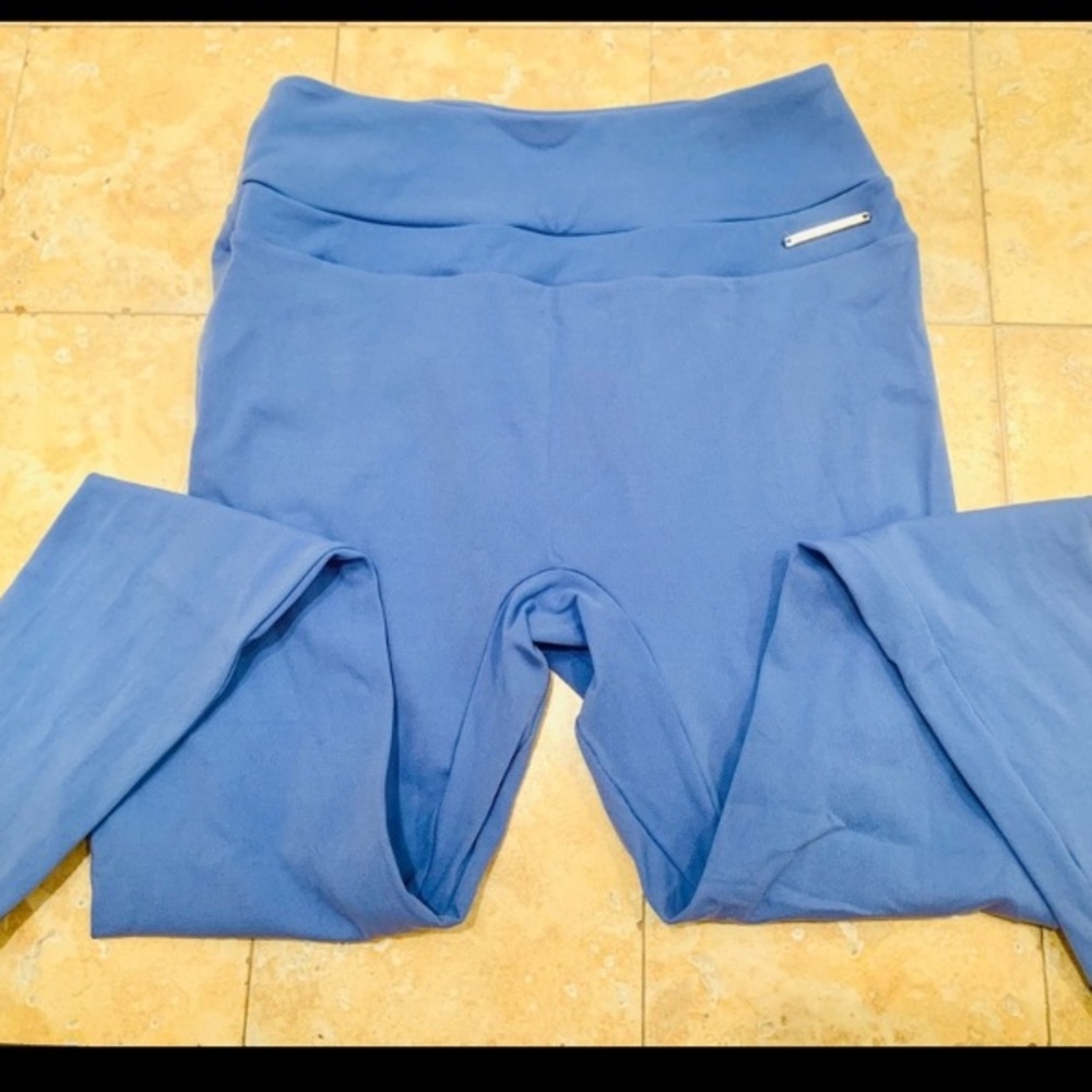 Whitney Simmons blue leggings